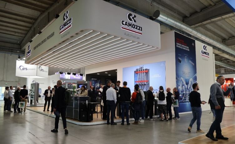 Messestand der Camozzi Automation