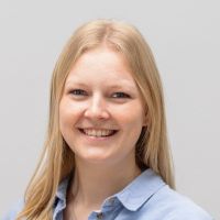 Sarah Höck - Management Assistant: Smiling young woman with long blonde hair